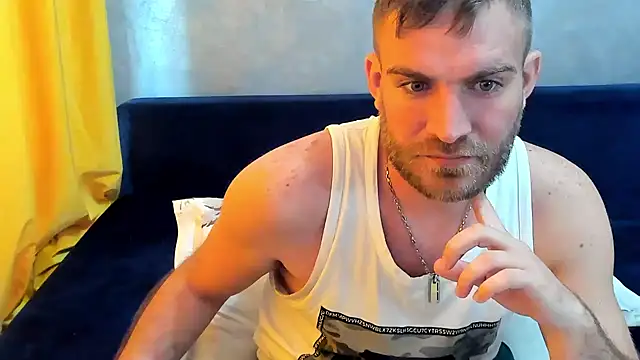 Snapshot of 10in_deluxe chatting on 03.10.25 10in deluxe online show from 03.10.25