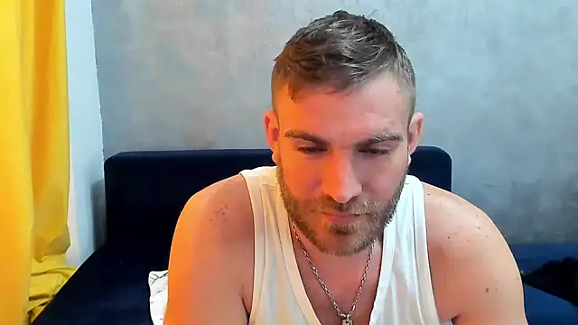 Snapshot of 10in_deluxe chatting on 03.11.25 10in deluxe online show from 03.11.25