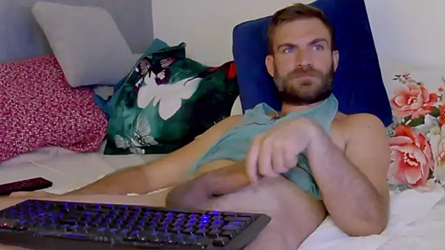 Snapshot of 10in_deluxe chatting on 09.26.25 10in deluxe online show from 09.26.25