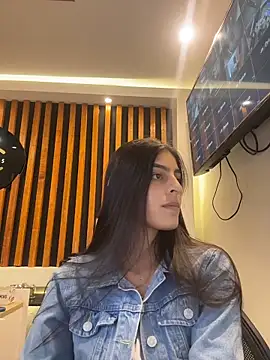 Snapshot of cristel_17 chatting on 02.25.26 cristel 17 online show from 02.25.26