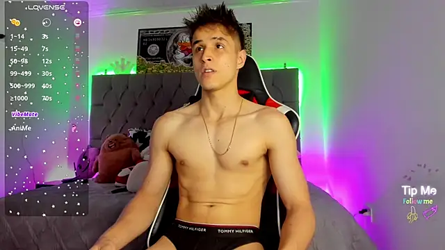 Snapshot of thomklein chatting on 01.24.25 thomklein online show from 01.24.25