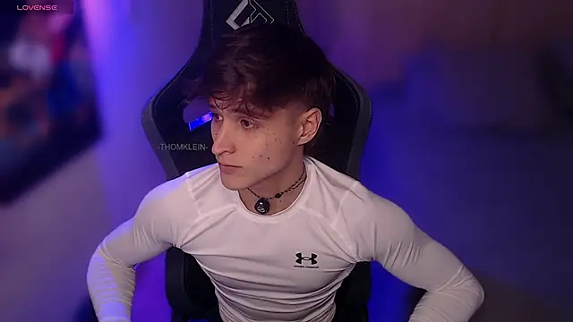 Snapshot of thomklein chatting on 10.07.25 thomklein online show from 10.07.25