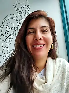 scarlett moore online show from 03.05.25