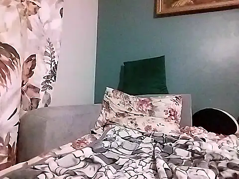 Snapshot of OwlosionyMisiek1991 chatting on 10.19.25 OwlosionyMisiek1991 online show from 10.19.25