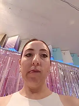 Snapshot of Mia_Novikov chatting on 05.27.26 Mia Novikov online show from 05.27.26