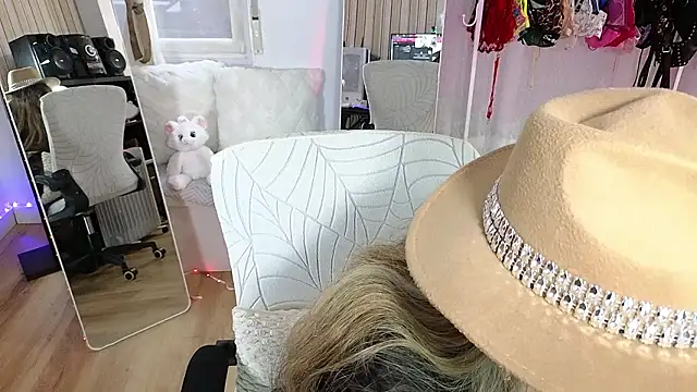 Tawny cox online show from 02.21.26