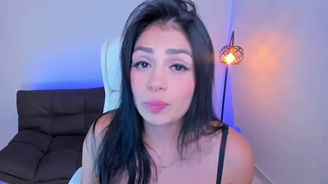 dominique21  online show from 12.18.24