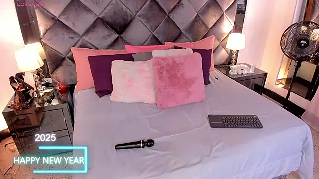 Snapshot of sofhiaa_adaams chatting on 01.17.25 sofhiaa adaams online show from 01.17.25