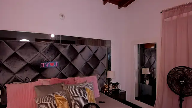 Snapshot of sofhiaa_adaams chatting on 03.14.25 sofhiaa adaams online show from 03.14.25