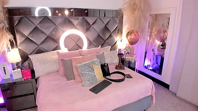 Snapshot of sofhiaa_adaams chatting on 10.02.25 sofhiaa adaams online show from 10.02.25