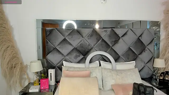 Snapshot of sofhiaa_adaams chatting on 11.16.25 sofhiaa adaams online show from 11.16.25