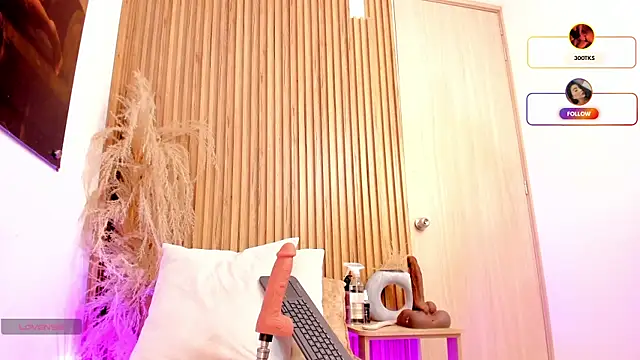 Snapshot of sofhiaa_adaams chatting on 03.01.26 sofhiaa adaams online show from 03.01.26