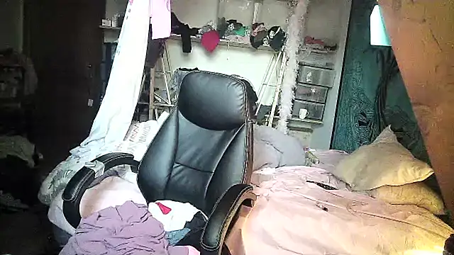 Ombeline1 online show from 03.04.25