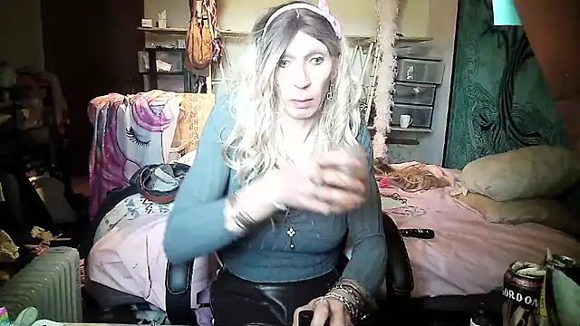 Ombeline1 online show from 03.07.25