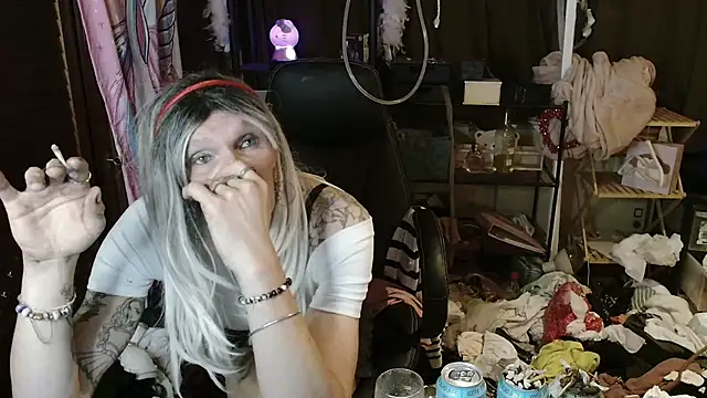 Ombeline1 online show from 10.13.25