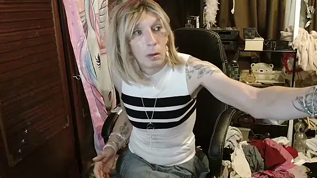 Ombeline1 online show from 10.29.25