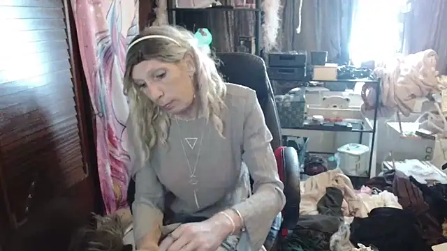 Ombeline1 online show from 11.02.25