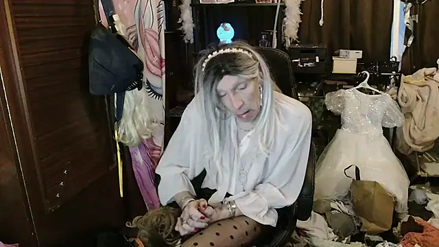 Ombeline1 online show from 11.28.25