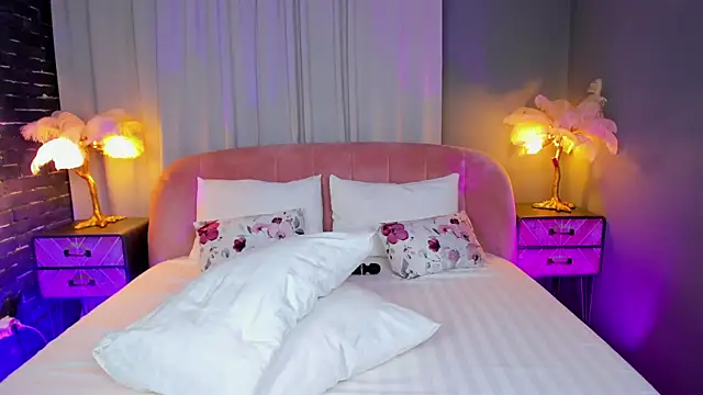 AmedeeaBanks online show from 02.24.26