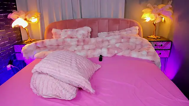 AmedeeaBanks online show from 03.20.26