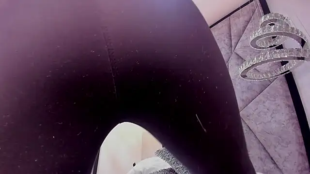 Snapshot of Camilaa_Sanchez_ chatting on 02.04.25 Camilaa Sanchez online show from 02.04.25