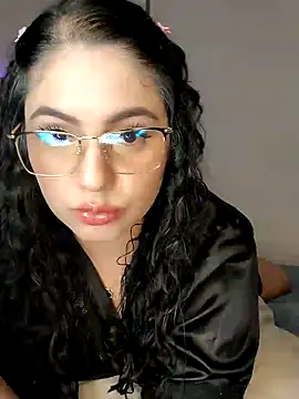 Lia Hurley online show from 01.27.25