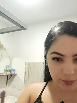 Lia Hurley online show from 12.14.25