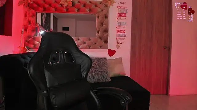 AmelyaMann online show from 02.25.26