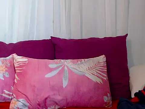 Snapshot of Freakyassnwildx chatting on 11.23.25 Freakyassnwildx online show from 11.23.25