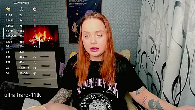 Snapshot of flower_sarah_ chatting on 03.25.26 flower sarah online show from 03.25.26