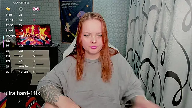Snapshot of flower_sarah_ chatting on 04.23.26 flower sarah online show from 04.23.26
