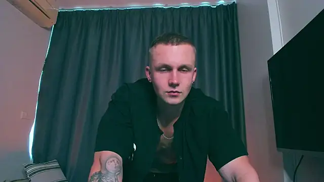 Snapshot of Samuel_Andrew chatting on 02.04.25 Samuel Andrew online show from 02.04.25