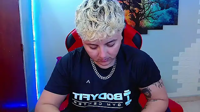 isabeautyx19 online show from 02.10.25