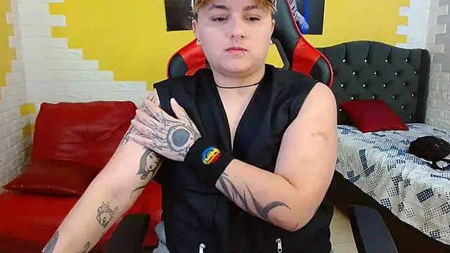 isabeautyx19 online show from 09.18.25