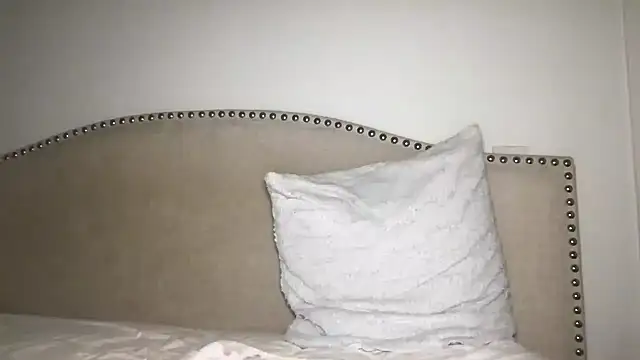 Snapshot of xoxcatt chatting on 12.16.24 xoxcatt online show from 12.16.24