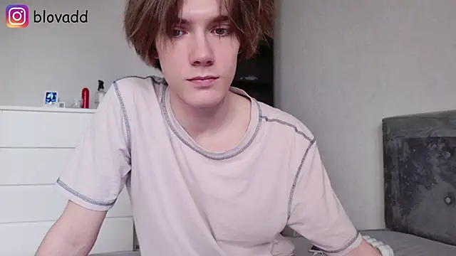 callmenineoneseven online show from 07.11.26