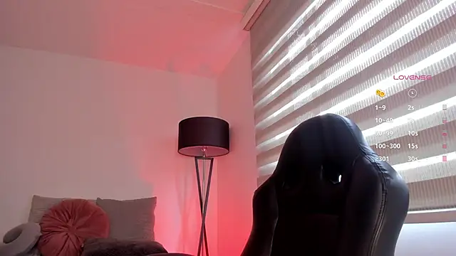 Snapshot of vico_sweety chatting on 11.08.25 vico sweety online show from 11.08.25