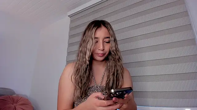 Snapshot of vico_sweety chatting on 04.27.26 vico sweety online show from 04.27.26