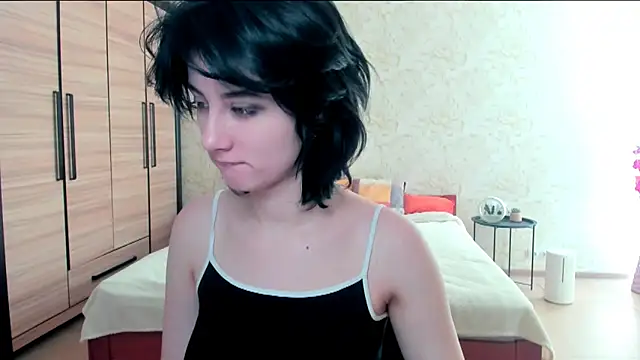 JulisSweet online show from 02.13.25