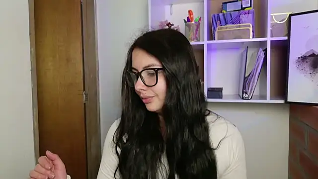 Snapshot of lalawhitte chatting on 05.16.26 lalawhitte online show from 05.16.26