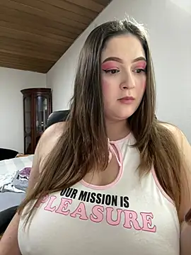 Snapshot of Kamilla_Loop chatting on 02.17.26 Kamilla Loop online show from 02.17.26