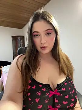 Snapshot of Kamilla_Loop chatting on 03.12.26 Kamilla Loop online show from 03.12.26