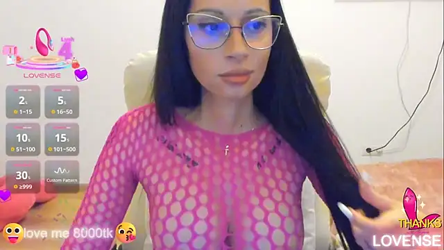 Snapshot of kissnicol32 chatting on 11.23.25 kissnicol32 online show from 11.23.25