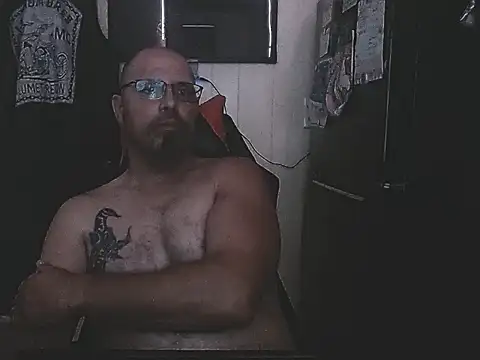 Snapshot of KrazyLegz chatting on 09.13.25 KrazyLegz online show from 09.13.25