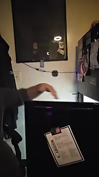 KrazyLegz online show from 01.11.26