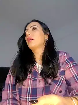 ReiyaRey online show from 10.23.25