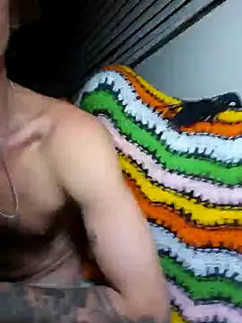 Snapshot of RynoVonHugenDONG chatting on 11.29.25 RynoVonHugenDONG online show from 11.29.25