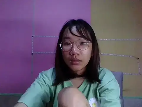 Snapshot of Nanoko chatting on 02.28.25 Nanoko online show from 02.28.25