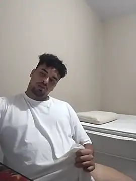 Snapshot of Xcumshot33 chatting on 03.12.25 Xcumshot33 online show from 03.12.25