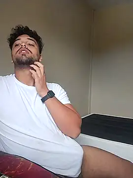 Snapshot of Xcumshot33 chatting on 03.18.25 Xcumshot33 online show from 03.18.25